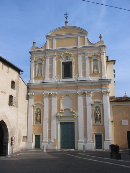 Facciata della chiesa parrocchiale