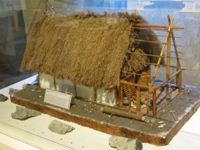 Modellino ricostruttivo di una capanna preistorica.